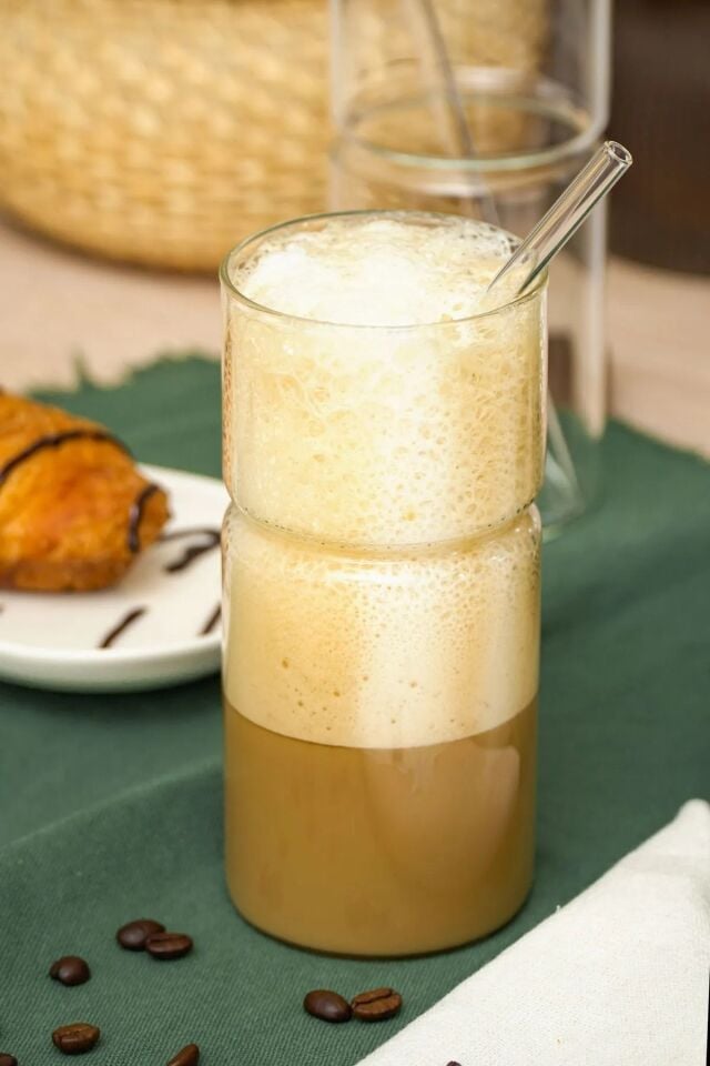 2'li 550 ml Pipetli Isıya Dayanıklı Cam Bardak - Kum Saati Şekilli Kahve Sunum ve Meşrubat Bardağı