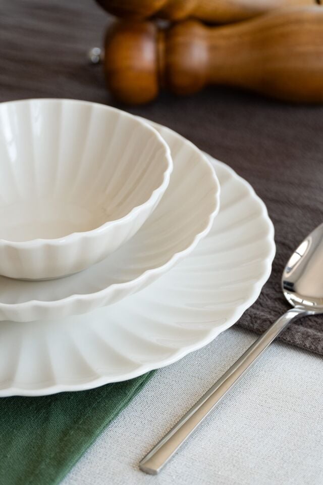 Derya 18 Parça 6 Kişilik Porselen Yemek Takımı