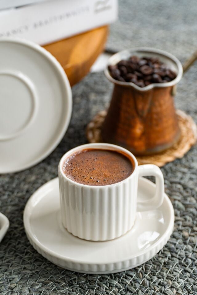 Satürn 4 Parça 2 Kişilik Porselen Kahve Fincan Takımı