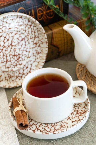 Yakamoz 4 Parça 2 Kişilik Porselen Çay Fincan Takımı