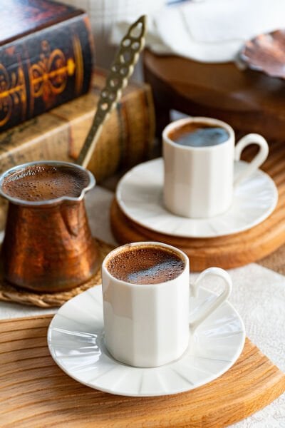 Zümrüt 4 Parça 2 Kişilik Porselen Kahve Fincan Takımı Kırık Beyaz