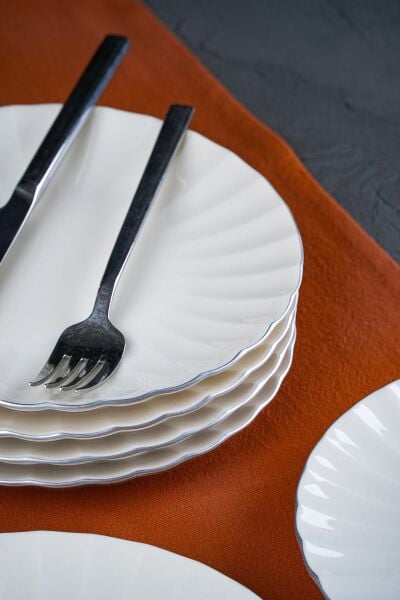 Derya Platin Yaldız Porselen 6'Lı Porselen Pasta Seti